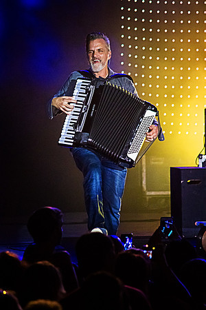 Counting Crows 8_2_15 (17 of 53)