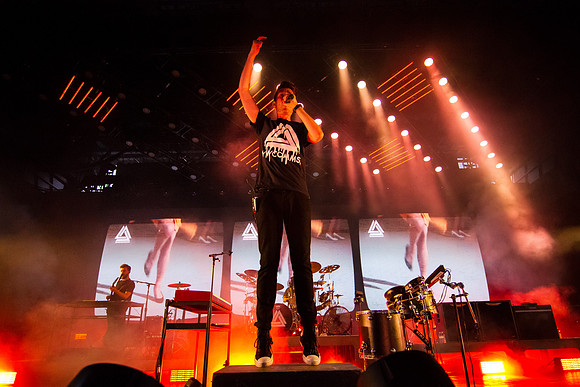 Bastille - St. Augustine Amphitheater 5-7-2017 (10 of 11)