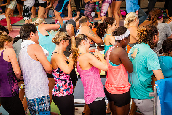 Yoga Session Soulshine Tour 2014 (20 of 22)
